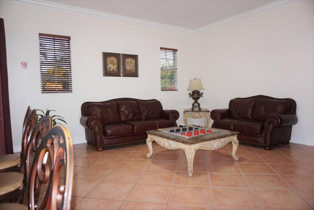 New Luxury Vacation Dream Rental- Sleeps 15! 마이애미 외부 사진