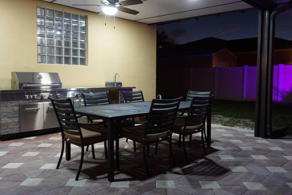 New Luxury Vacation Dream Rental- Sleeps 15! 마이애미 외부 사진