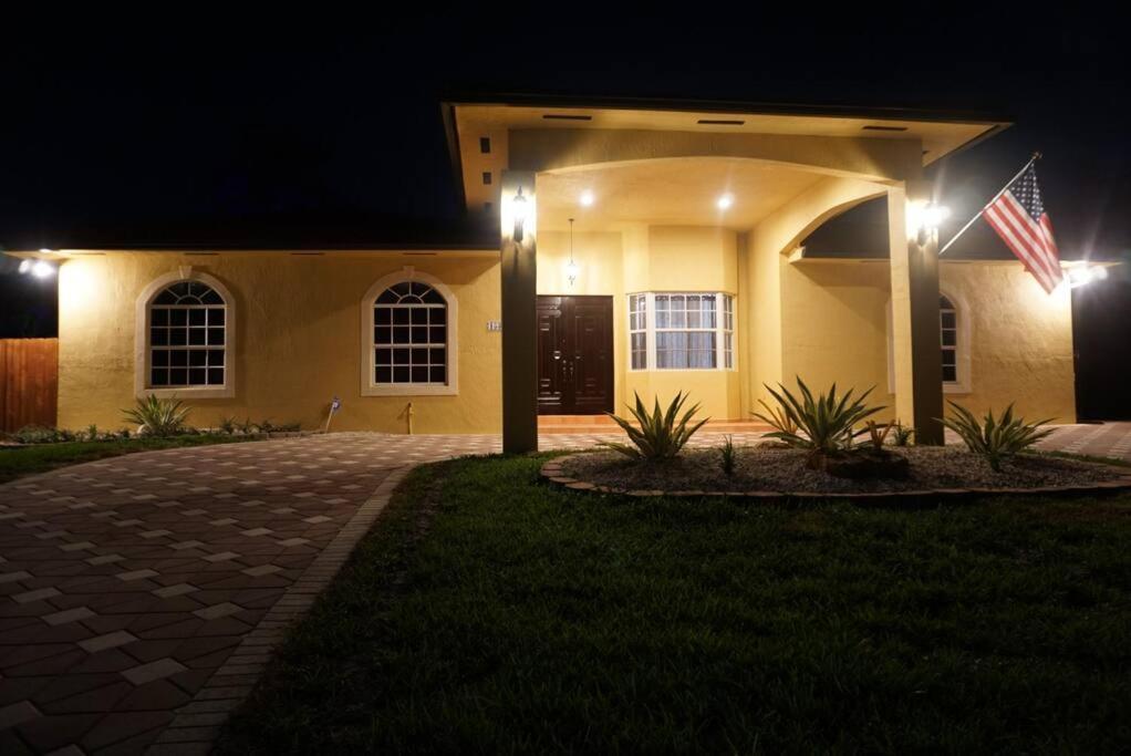 New Luxury Vacation Dream Rental- Sleeps 15! 마이애미 외부 사진