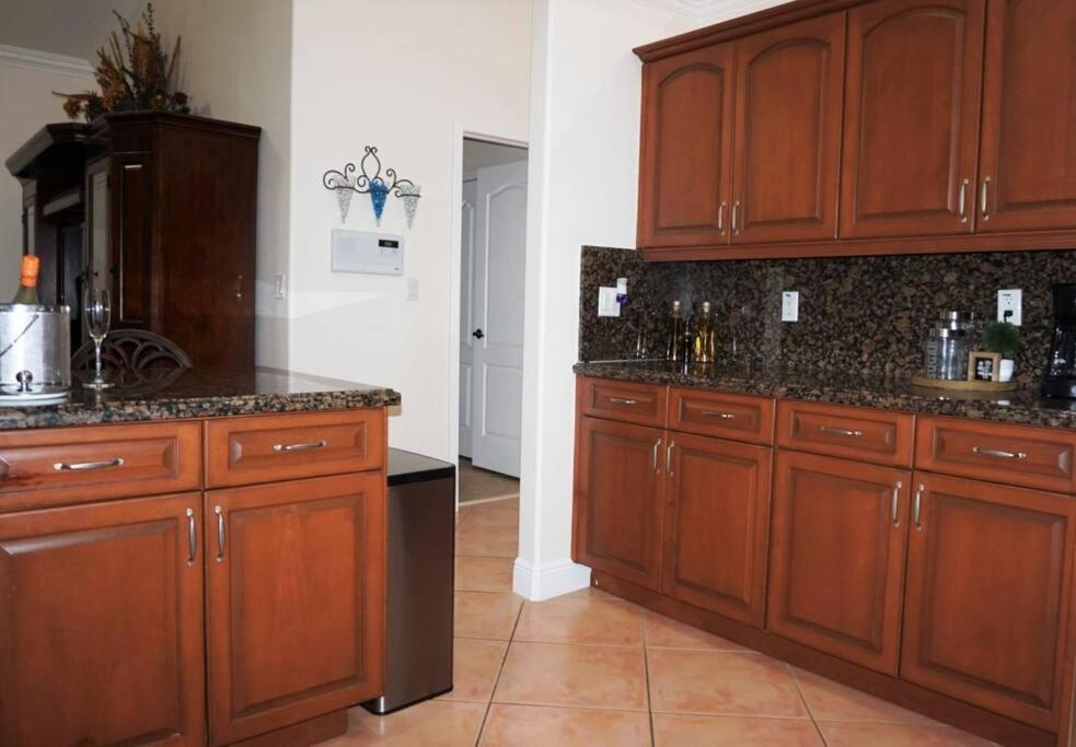 New Luxury Vacation Dream Rental- Sleeps 15! 마이애미 외부 사진