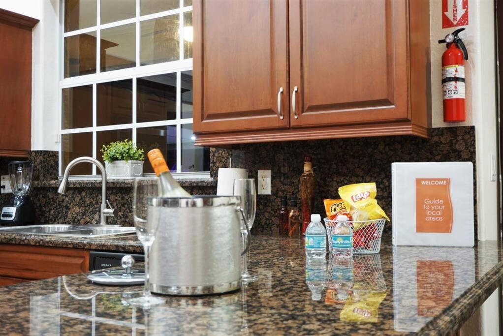 New Luxury Vacation Dream Rental- Sleeps 15! 마이애미 외부 사진